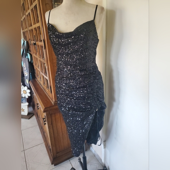 Forever 21 Black Sequin Bodycon Midi Dress - Picture 4 of 10